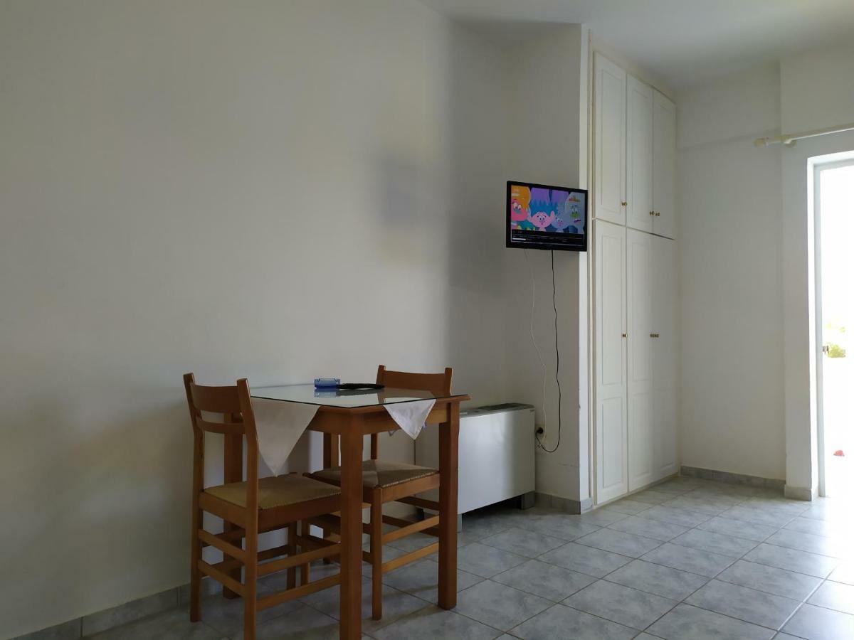 Makinia Beach Nafpaktos Extérieur photo
